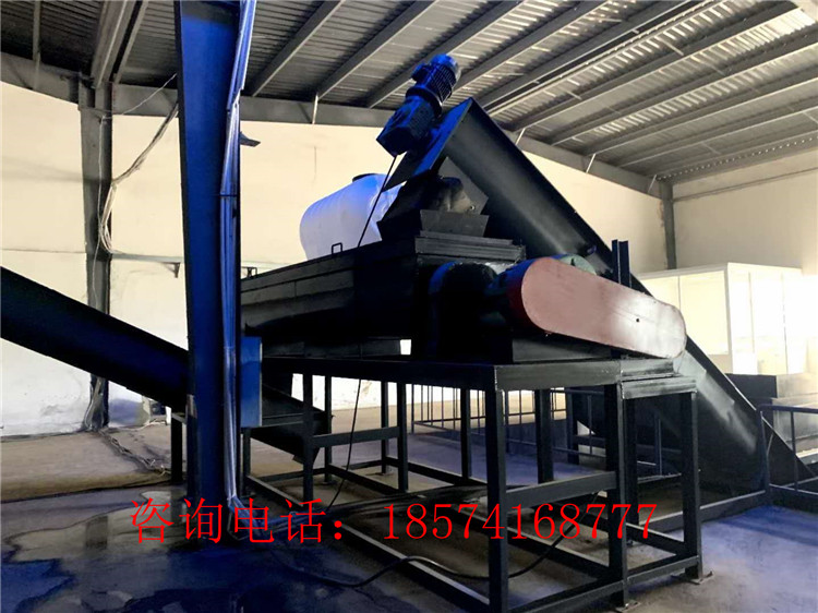 ��̎��60��������ЙC(j��)�ʰl(f��)�͹ް��b�F(xi��n)��(ch��ng)�R���깤��