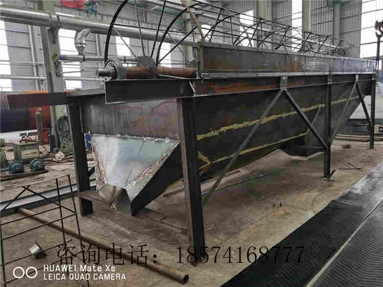 貴州客戶定制的有機(jī)肥篩分機(jī)加工制造進(jìn)行中