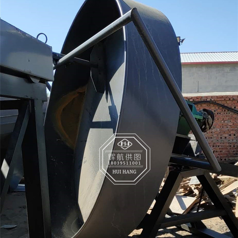 赤峰年產(chǎn)2萬(wàn)噸有機(jī)肥生產(chǎn)線安裝現(xiàn)場(chǎng)