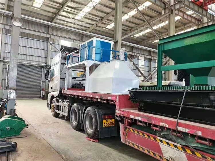 有機(jī)肥鏟車料倉