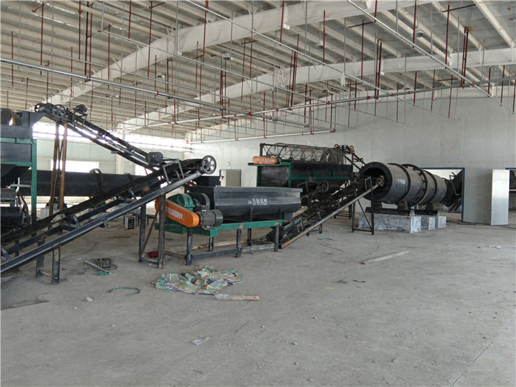 有機(jī)肥牛糞成套設(shè)備生產(chǎn)線使用情況