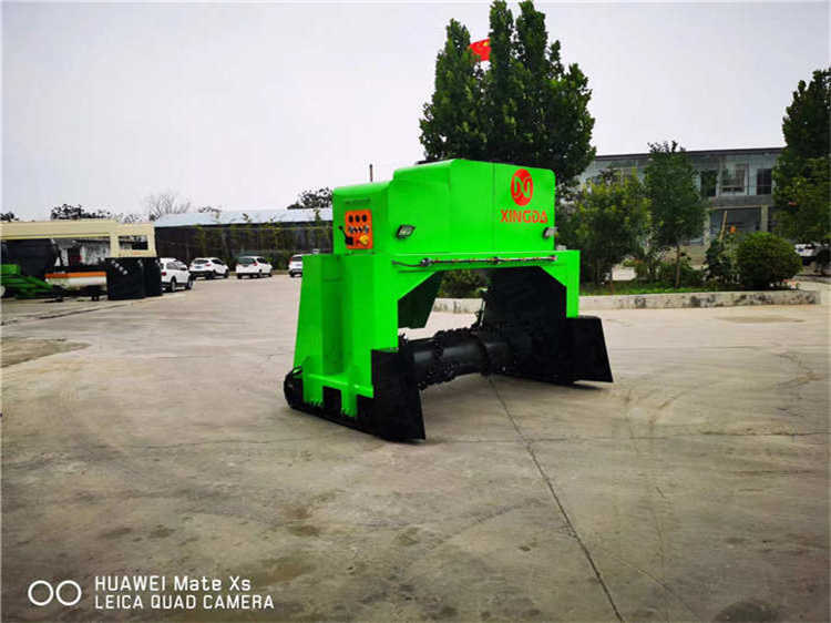 動(dòng)物糞便無(wú)害化處理設(shè)備 2.5米全液壓行走翻堆機(jī) 羊糞堆肥有機(jī)肥翻拋設(shè)備