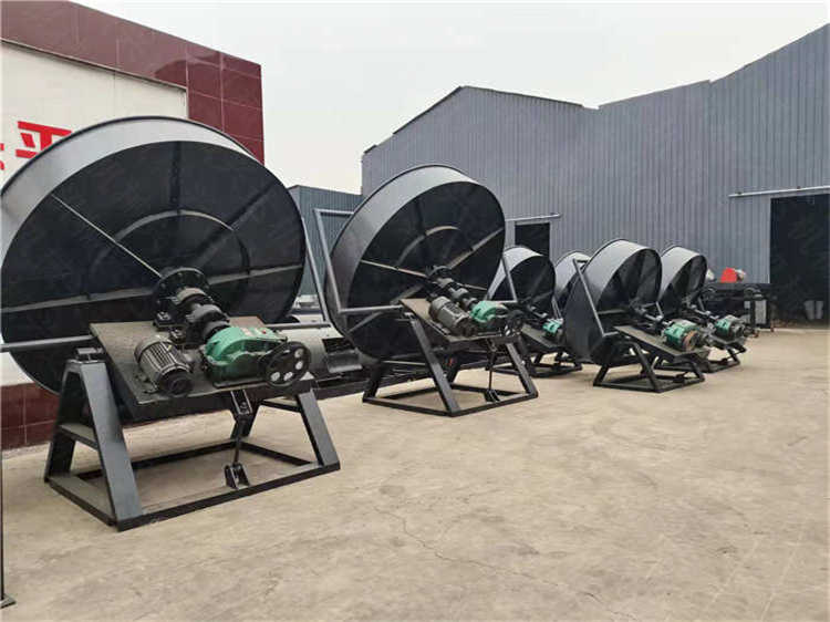 畜禽糞便有機肥圓盤造粒機 牛羊糞發(fā)酵制肥機 生產(chǎn)線有機肥設(shè)備