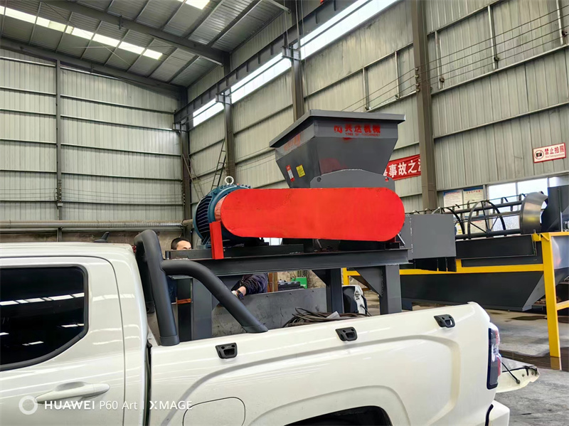 �ߝ����Ϸ���C�ڲ����^�������׳��F(xi��n)�Ć��}